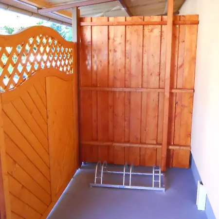 Michelson Nyaraló *